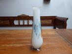 Mooi gedecoreerde opaline vaas., Antiek en Kunst, Antiek | Glas en Kristal, Ophalen of Verzenden