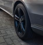 Mercedes-Benz E-klasse velgen en Vredestein winterbanden, Ophalen, 18 inch, 245 mm, Winterbanden
