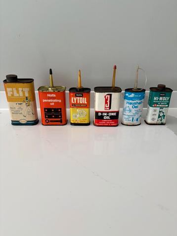 Lege olieblikken en olie spuitjes automobila beschikbaar voor biedingen