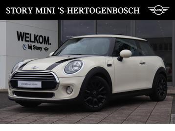 MINI Hatchback Cooper / Panoramadak / Navigatie / Cruise Con beschikbaar voor biedingen