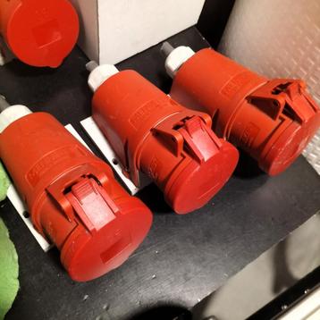 Kracht stekker 32 Ampère  beschikbaar voor biedingen