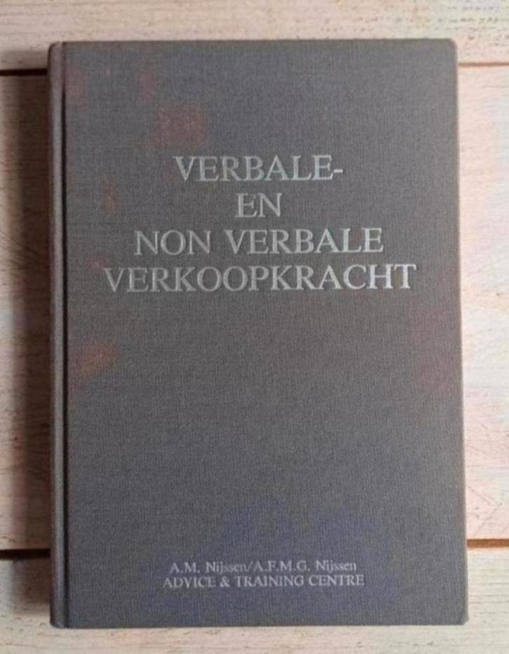 A.M. Nijssen - Verbale en non-verbale verkoopkracht, Boeken, Advies, Hulp en Training, Zo goed als nieuw, Ophalen of Verzenden