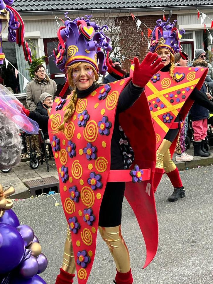 Carnaval groepsoutfit - loopgroep - optocht - kleurrijk, Kleding | Dames, Carnavalskleding en Feestkleding, Zo goed als nieuw
