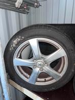 Landsail winterbanden met velg 215/55/17 Nissan Juke, Auto-onderdelen, Ophalen, 215 mm, Banden en Velgen, 17 inch