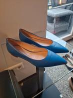 Mooie nieuwe klm blauwe schoentjes mt 37 Guy Laroche, Kleding | Dames, Blauw, Nieuw, Ophalen of Verzenden, Guy Laroche