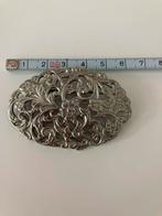 Zilverkleurige vintage broche met bloemmotief, 4 tot 7 cm, Gebruikt, Ophalen of Verzenden, Zilver