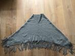 Nieuwe lichtgrijze gebreide cape  merk Sylver., Kleding | Dames, Maat 38/40 (M), Sylver, Nieuw, Ophalen of Verzenden