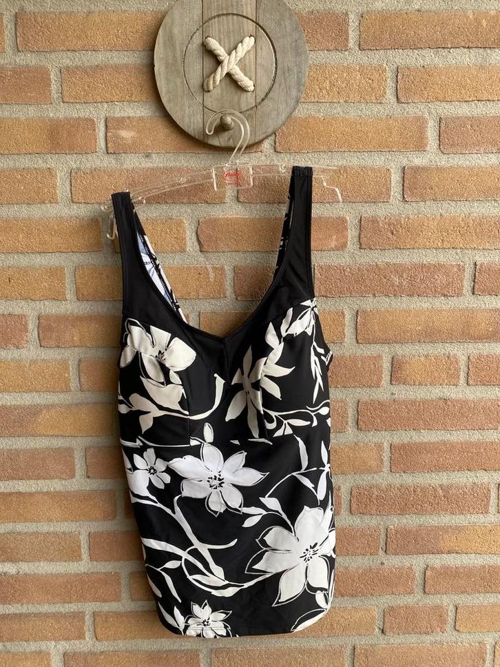 Tweka tankini top, Kleding | Dames, Badmode en Zwemkleding, Nieuw, Overige typen, Zwart, Ophalen of Verzenden