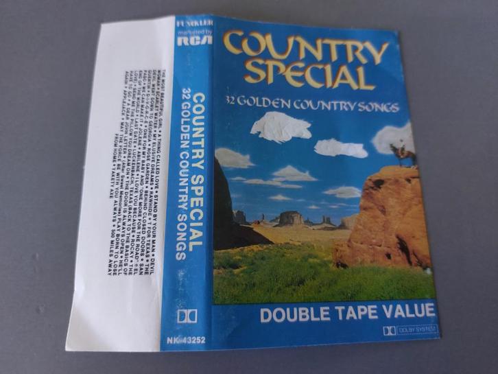 COUNTRY SPECIAL - 32 GOLDEN COUNTRY SONGS (CASSETTEBANDJE), Cd's en Dvd's, Cassettebandjes, Zo goed als nieuw, Origineel, Country en Western