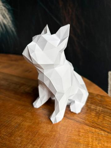 Bulldog beschikbaar voor biedingen