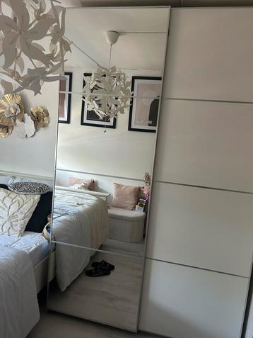 Mooie ruime ikea pax kledingkast