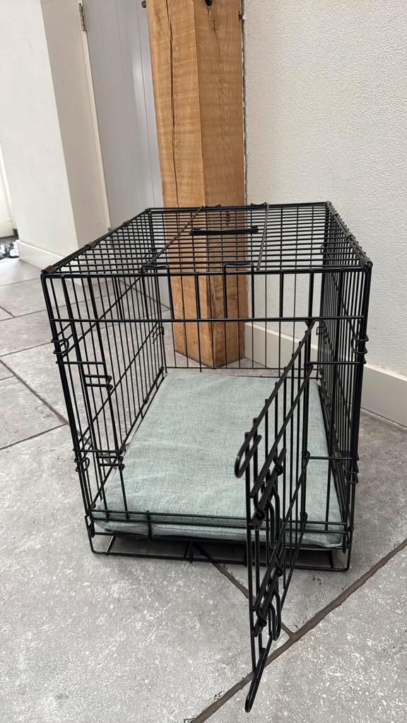 Bench zwart, Dieren en Toebehoren, Hondenhokken, Zo goed als nieuw, Minder dan 65 cm, Minder dan 75 cm, Ophalen of Verzenden