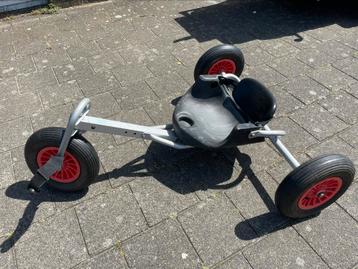 Mooie kitebuggy te koop met plastic stoel beschikbaar voor biedingen