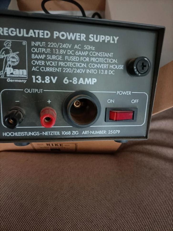 Gereguleerde Voeding 13.8V 6-8A, Audio, Tv en Foto, Accu's en Batterijen, Ophalen
