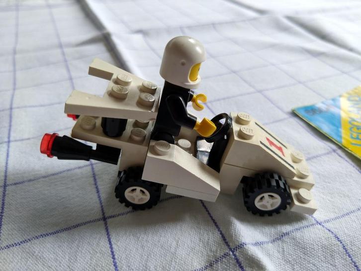 Te koop aangeboden:  Lego Legoland Formule 1 Raceauto , Kinderen en Baby's, Speelgoed | Duplo en Lego, Zo goed als nieuw, Lego