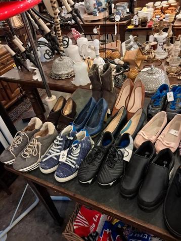 Tweedehands schoenen in uitstekende staat – diverse merken  beschikbaar voor biedingen