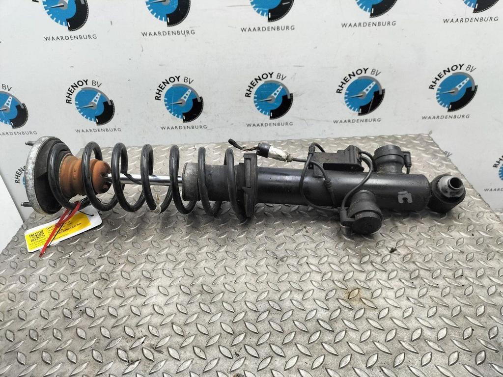 BMW 5 SERIES F10 550xi High Executive  VEERPOOT / SCHOKBREKE, Ophalen of Verzenden, Gebruikt, Stiba lid