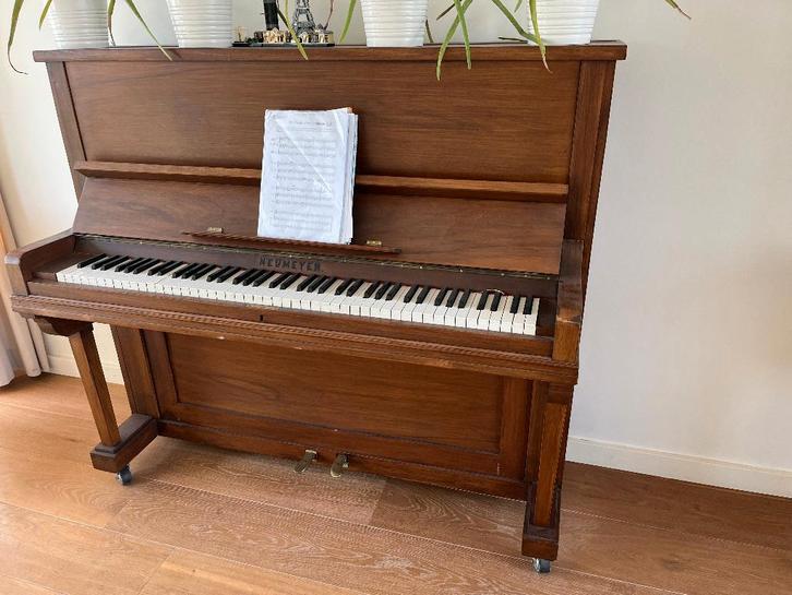 Neumeyer Piano, Muziek en Instrumenten, Piano's, Gebruikt, Piano, Bruin, Ophalen