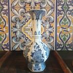 Delfts blauwe vaas. Mosa (Dec. nr 532)., Antiek en Kunst, Antiek | Vazen, Ophalen of Verzenden