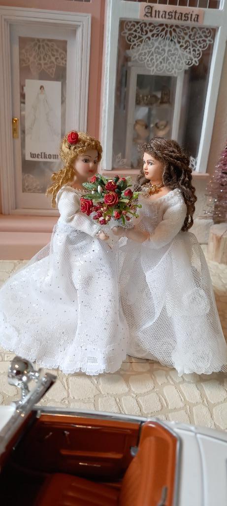 Mrs & Mrs bruidstafereel  1:18, Verzamelen, Poppenhuizen en Toebehoren, Nieuw, Decoratie, Ophalen of Verzenden