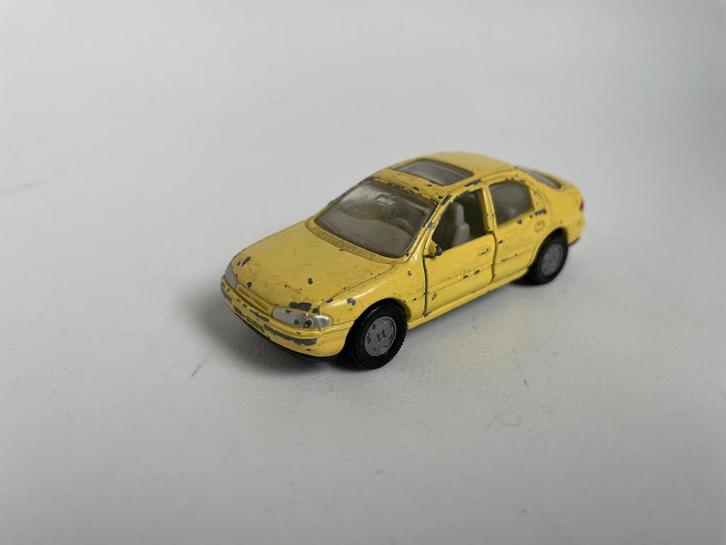 model Ford Mondeo (5-deurs) Ghia geel Siku 1/50, Hobby en Vrije tijd, Modelauto's | 1:50, Gebruikt, Auto, SIKU, Ophalen of Verzenden