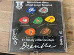 TT Assen speldjes limited Toyism gesigneerd, Verzamelen, Automerken, Motoren en Formule 1, Ophalen of Verzenden, Zo goed als nieuw