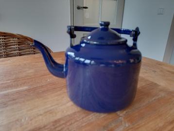 kobalt blauwe emaille waterketel beschikbaar voor biedingen