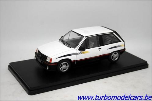 Opel Corsa A SR 1985 1/24 WhiteBox, Hobby en Vrije tijd, Modelauto's | 1:24, Nieuw, Auto, Overige merken, Ophalen of Verzenden