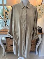 Beige, zijdezachte trenchcoat Max Mara, 38/40/M, oversized., Kleding | Dames, Jassen | Winter, Maat 38/40 (M), Verzenden, Beige