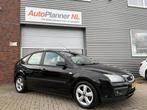 Ford Focus 1.6-16V Futura! 5-Deurs! Airco! Cruise! LM Velgen, 1596 cc, Zwart, 116 pk, Zwart