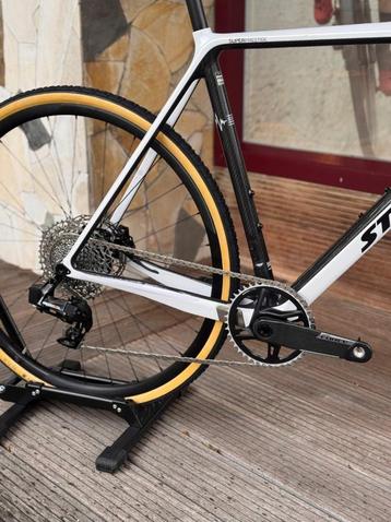 Stevens Superprestige Sram Force XPLR Wit L 2025 beschikbaar voor biedingen