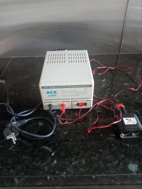 AFX Voeding type AFX-2793 13.8>10-12 met bijbehorende kabel, Telecommunicatie, Zenders en Ontvangers, Zo goed als nieuw, Zender en Ontvanger