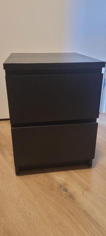 Nachtkast/Ladekastje beschikbaar voor biedingen