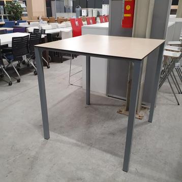 Eromes Marko zeer nette hoge tafel - 105x100x100 cm beschikbaar voor biedingen