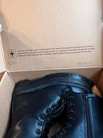 Dr. Martens Jadon II Mono Vegan - Maat 39, Kleding | Dames, Schoenen, Ophalen of Verzenden, Zo goed als nieuw, Zwart, Lage of Enkellaarzen