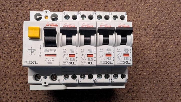 Set Attema aardlekschakelaar + installatieautomaten, Hobby en Vrije tijd, Elektronica-componenten, Zo goed als nieuw, Ophalen of Verzenden