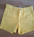 ANNA. Mooie zomershort maat 36. Nieuwstaat., ANNA, Kort, Geel, Ophalen of Verzenden
