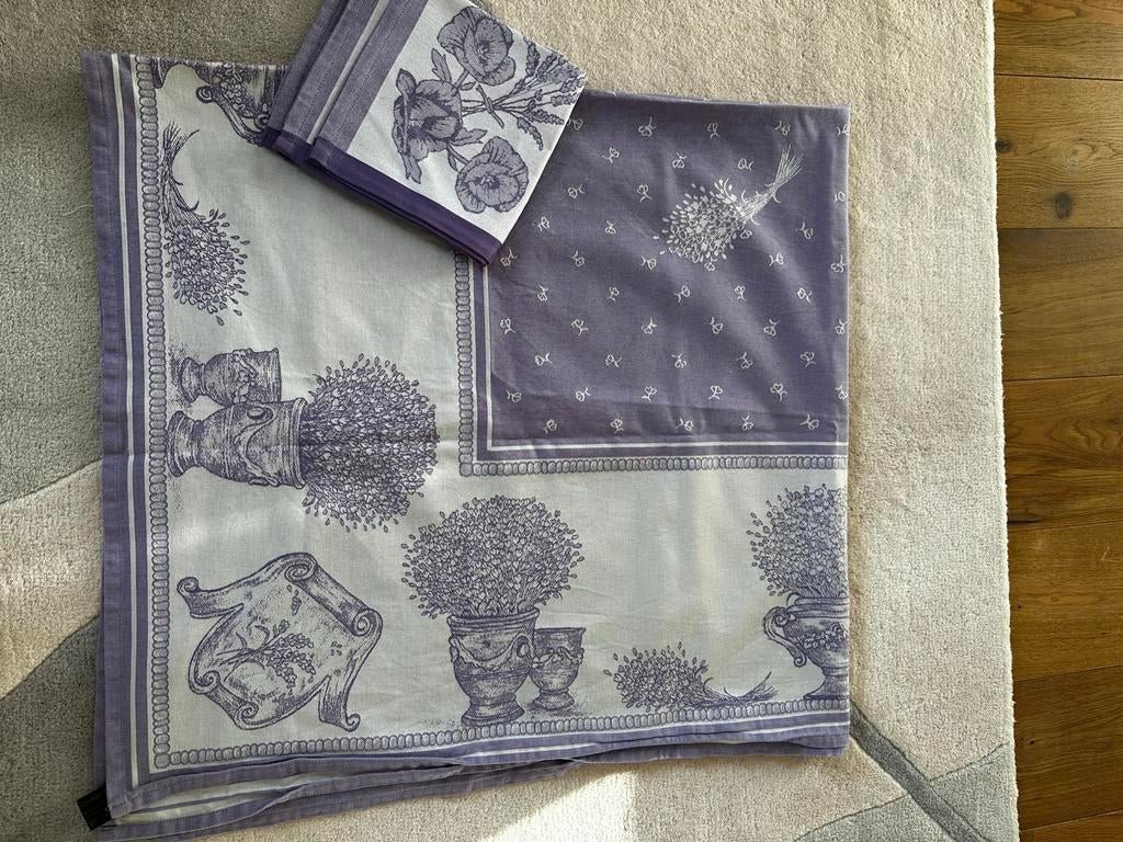 Provence Lavendel Tafelkleed + 10 Servetten, Huis en Inrichting, Tafelkleden, Ophalen of Verzenden, Zo goed als nieuw, Vierkant