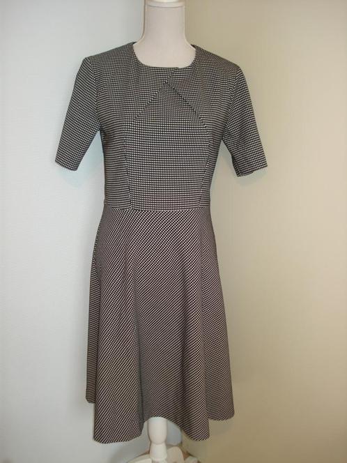Zwart jurk Benetton, Kleding | Dames, Jurken, Nieuw, Maat 38/40 (M), Zwart, Knielengte, Ophalen of Verzenden