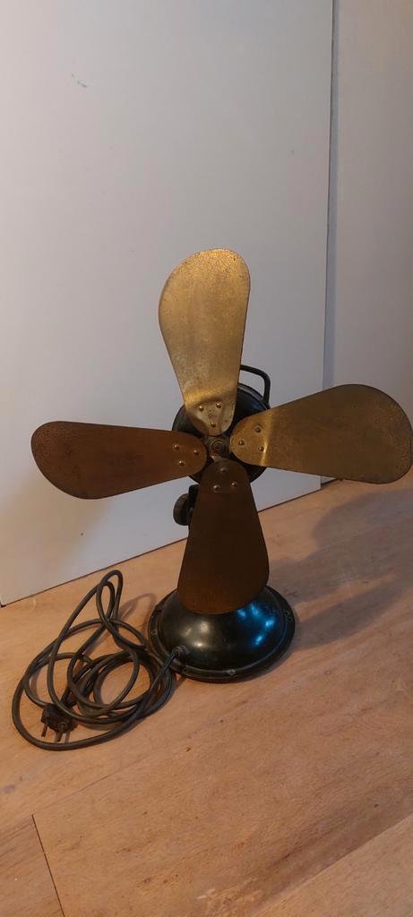 Bauhaus AEG Tafelventilator 1920 - Peter Behrens, Huis en Inrichting, Lampen | Vloerlampen, Gebruikt, Minder dan 100 cm, Metaal