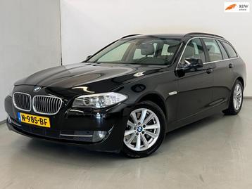 BMW 5-serie Touring 528i Executive / Xenon / Stoelverwarming beschikbaar voor biedingen