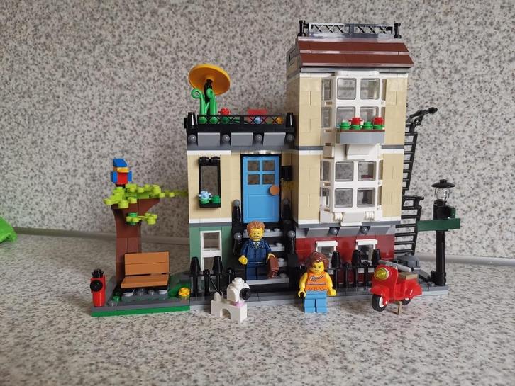 Lego Creator – 31065 Parkstraat, Kinderen en Baby's, Speelgoed | Duplo en Lego, Zo goed als nieuw, Lego, Complete set, Ophalen of Verzenden