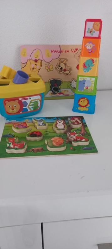 Speelgoed pakket - Puzzels, Vormenstoof, Stapeltoren beschikbaar voor biedingen