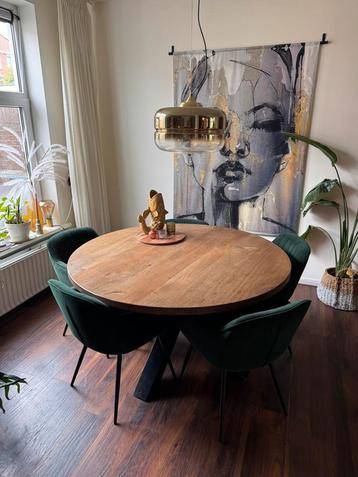 Ronde eettafel mangohout 140 + 5 Como stoelen groen beschikbaar voor biedingen