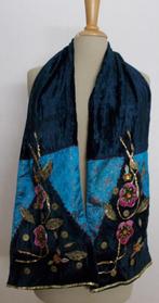Aparte fluweelachtige bewerkte sjaal, Kleding | Dames, Verzenden, Zo goed als nieuw, Maat 38/40 (M), Sjaal