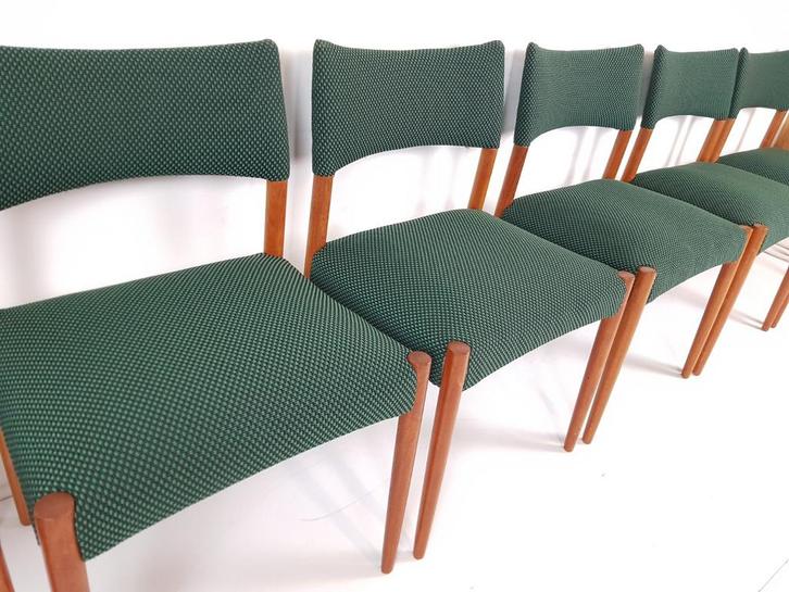 6 vintage Deense stoelen de ploeg stof groen | nieuwe stof, Huis en Inrichting, Stoelen, Zo goed als nieuw, Vijf, Zes of meer stoelen