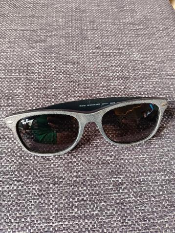 Ray-Ban New Wayfarer Zonnebril beschikbaar voor biedingen