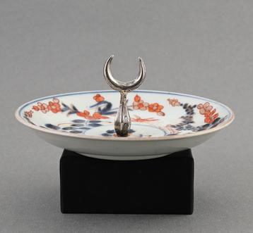 Ringenbakje van antiek Japans Imari bordje, + zilveren opzet beschikbaar voor biedingen