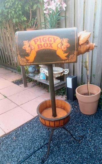 Zeldzame Piggy Box Amerikaanse brievenbus plantenbak beschikbaar voor biedingen