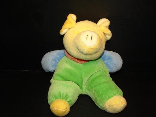 HAPPY HORSE VARKEN VELOURS GROEN/BLAUW MET GEEL HOOFDJE HAND, Kinderen en Baby's, Speelgoed | Knuffels en Pluche, Nieuw, Overige typen